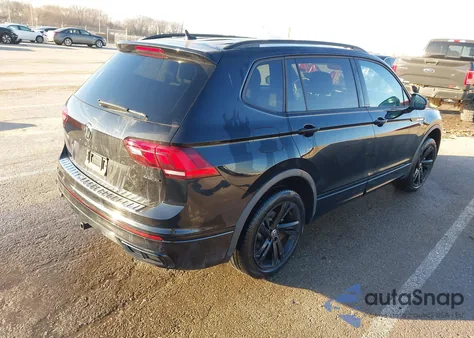 2024 Volkswagen Tiguan 2.0T Se R-Line Black z USA, uszkodzony, nr VIN 3VV8B7AX2RM040769